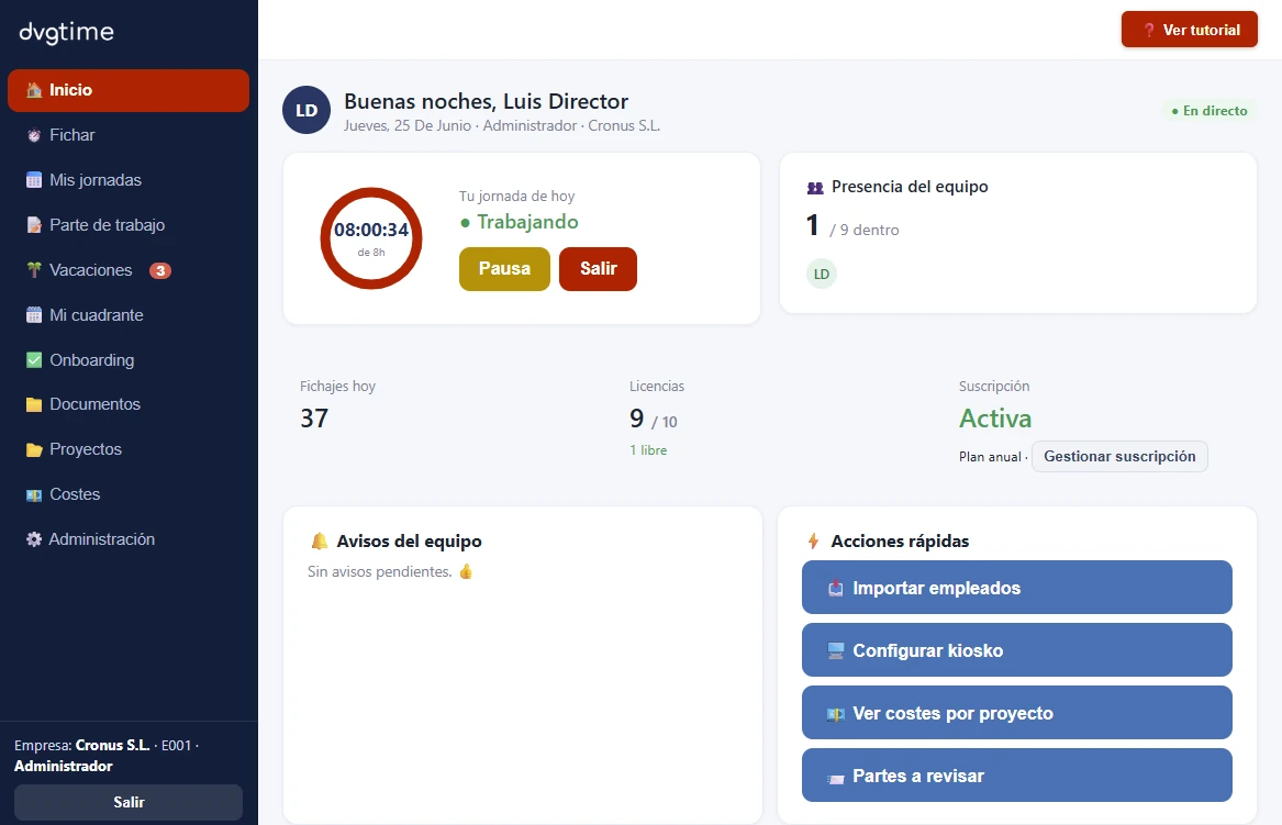 Panel de inicio de dvgtime: anillo de fichaje en vivo, presencia del equipo, licencias, avisos y acciones rápidas