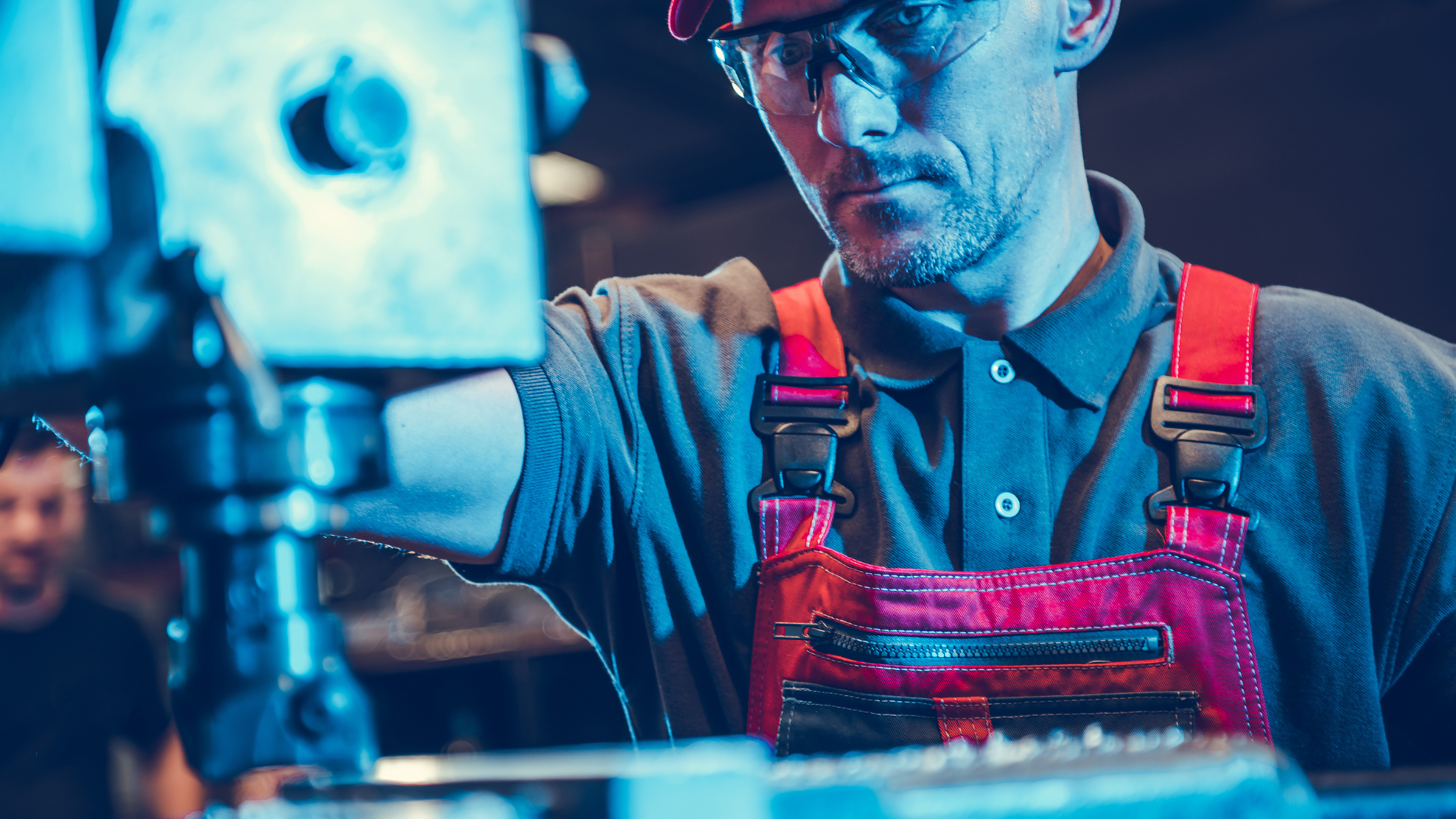 Retos y soluciones en la integración de maquinaria CNC con sistemas de gestión